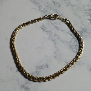 Elegant Gold Bracelet